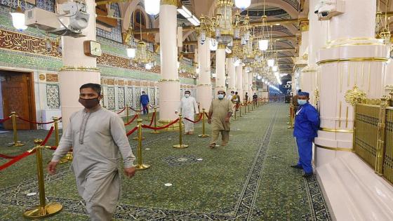 السعودية تعلن فتح المسجد النبوي لصلاة التراويح في رمضان