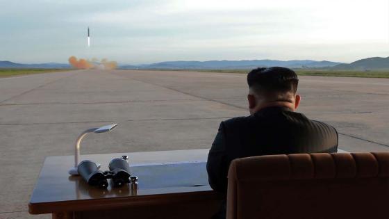 زعيم كوريا الشمالية يشرف على إجراء تجارب جديدة لإطلاق صواريخ قصيرة المدى