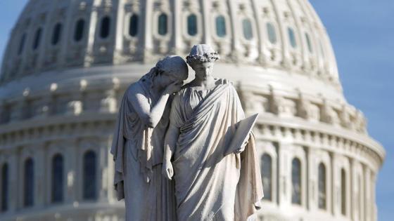 الكونجرس الأمريكي يكشف عن الآثار السلبية المترتبة على رسوم ترامب الجمركية