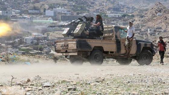 الوزراء اليمني يوافق على قرار العقوبات الأمريكية علي قياديين حوثيين