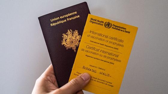 البرلمان البريطاني يننقد جواز سفر كورونا