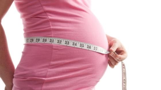 العلاقه بين زيادة وزن الحامل وموت الجنين