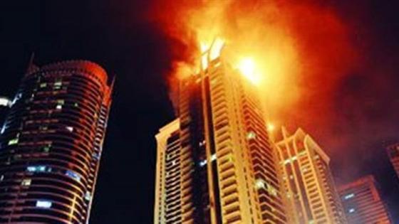 حريق دبي ليلة رأس السنة 2016 في فندق أمام برج خليفة